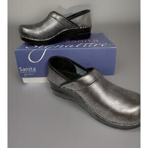 Sanita Danish Design Clogs Signature Dream Embossed Leather Silver 38 Snake